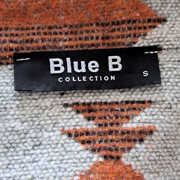 Aztec Patterned Jacket - Picture 9 of 10